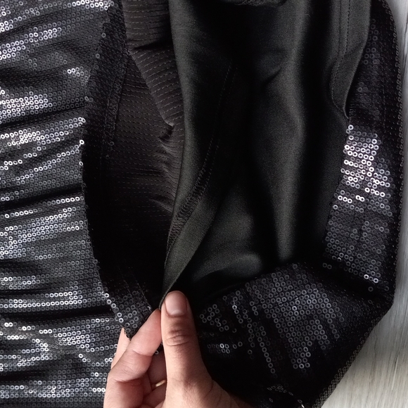**SOLD**XAI | black sequined mini skirt size small - Picture 5 of 6